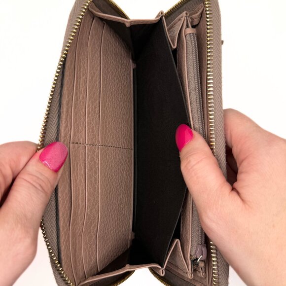 Gucci Beige Bamboo Tassel Zip Around Wallet - Picture 12 of 16